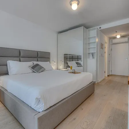 Nunas Luxury Port Residences Apartment